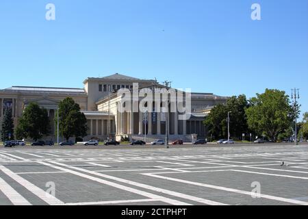 Budapest, Ungarn - 10/07/2020: Heldenplatz in der Hauptstadt von Ungarn, Budapest Stockfoto