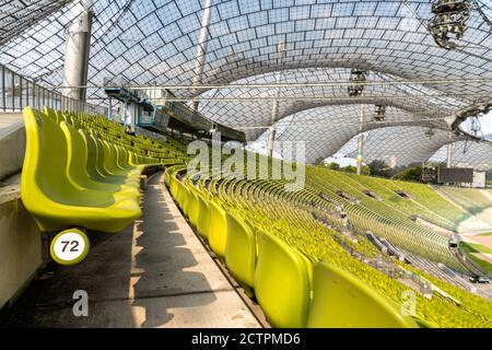 München, Bayern / Deutschland - 17. September 2020: Blick auf das Olympiastadion 1972 in München Stockfoto