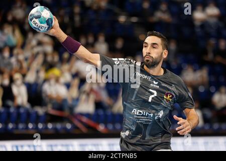 Kiel, Deutschland. September 2020. Handball: Champions League, THW Kiel - HBC Nantes, Gruppenphase, Gruppe B, Matchtag 2: Valero Rivera von HBC Nantes wirft auf Tor. Kredit: Frank Molter/dpa/Alamy Live Nachrichten Stockfoto