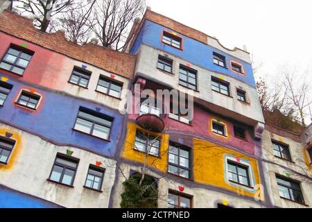 WIEN, ÖSTERREICH - 30. DEZEMBER 2007: Hundertwasserhaus oder Hundertwasserhaus Stockfoto