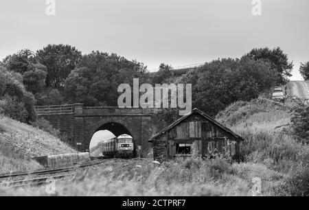 Lokomotive Baureihe 47 Lokomotive 47593 durch Shotlock Tunnel (Garsdale) Mit dem Touristenzug 'Staycation Express' Stockfoto