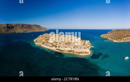 Luftaufnahme der historischen ehemaligen Leprakolonie Spinalonga Auf der griechischen Insel Kreta Stockfoto