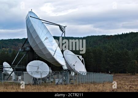 Große Satellitenschüsseln - Plana Berg Observatorium, Bulgarien Stockfoto