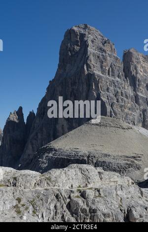 Cima Dodici von der Hütte Pian di Cengia aus gesehen, in den Sextener Dolomiten, Südtirol, Italien Stockfoto