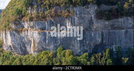 Baume les messieurs, Frankreich - 09 01 2020: Details von Klippen aus einem belvedere Stockfoto