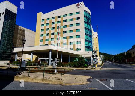 Reading, PA, USA - 19. September 2020: Das Doubletree by Hilton Hotel in der Innenstadt von Reading. Stockfoto