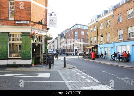 Pubs und Restaurants in der angesagten Bermondsey Street in Southwark, im Südwesten Londons, Großbritannien Stockfoto