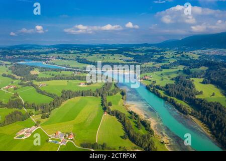 Luftaufnahme des Flusses Lech am Sommertag Stockfoto