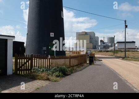 Alter Leuchtturm und Atomkraftwerk, Dungeness, Kent, Großbritannien Stockfoto