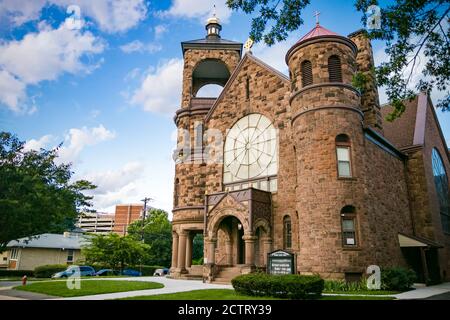 Straßenansicht der Geburt der Jungfrau Maria Ukrainische katholische Kirche. Stockfoto