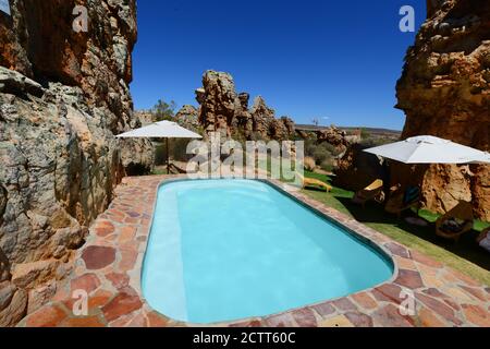 Der schöne Swimmingpool im Kagga Kamma finden in der Western Cape, Südafrika. Stockfoto