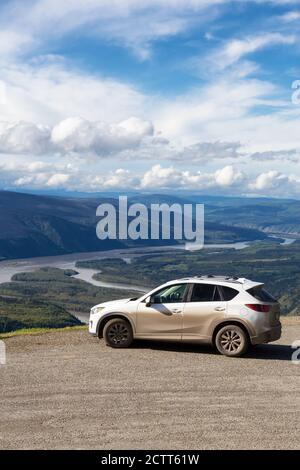 Mazda CX-5 auf einem Berg Stockfoto