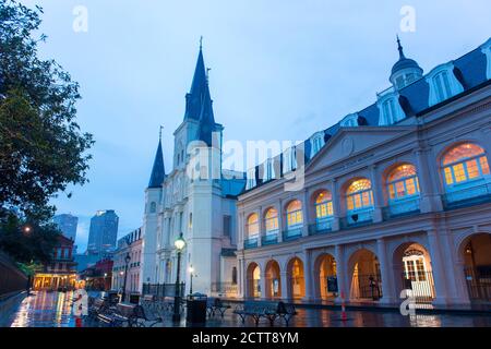 St. Louis Kathedrale und Louisiana State Museum im Französischen Viertel in New Orleans, Louisiana, USA. Stockfoto