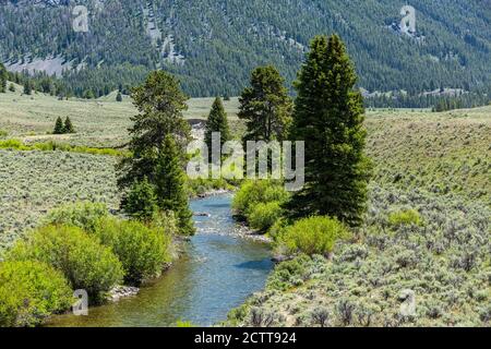 USA, Idaho, Sun Valley, Landschaft mit Fluss und Bergen