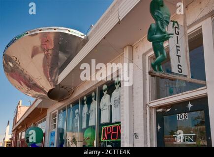 Space alien Thema Geschenkeladen in Roswell, New Mexico, USA Stockfoto