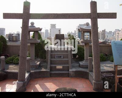 Ein schintoistischer Schrein im obersten Stockwerk des Hayashi-Kaufhauses in Tainan am 21. September 2020. Stockfoto