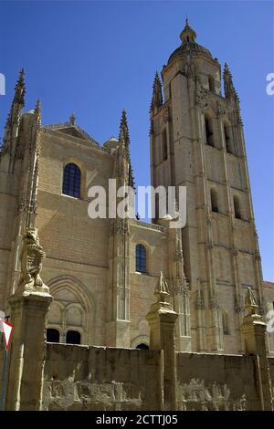 Segovia, España, Hiszpania, Spanien, Spanien; Catedral de Nuestra Señora de la Asunción y de San Frutos - Kathedrale von Segovia draußen Stockfoto