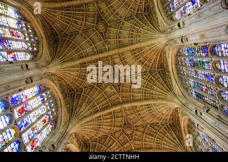 CAMBRIDGE, Großbritannien - 16. AUGUST 2017: King's College Chapel Interior in der University of Cambridge. Die größte Deckenventilator der Welt Stockfoto