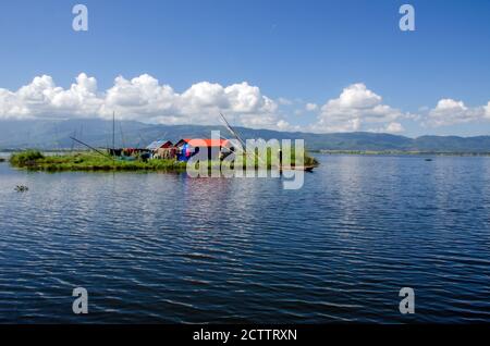 Landschaft und schwimmende Insel am Loktak See manipur Stockfoto