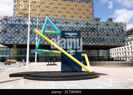 Im Bild, West Midlands Metro Trams im Bild auf der Broad Street, Birmingham. Zum Zeitpunkt der Aufnahme des Bildes konnten die Straßenbahnen nicht weiter in Richtung fünf Wege und endete außerhalb des ICC. Stockfoto