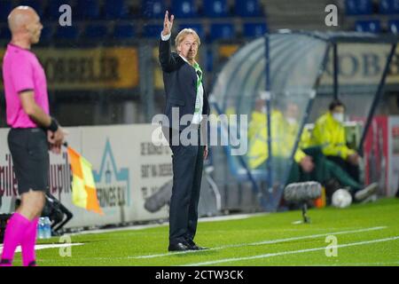 TILBURG, NIEDERLANDE - 24. SEPTEMBER: Trainer Adri Koster von Willem II während der UEFA Europa League drittes Qualifikationsspiel zwischen Willem II und dem Rangers FC im Koning Willem II Stadium am 24. September 2020 in Tilburg, Niederlande *** Local Caption *** Adri Koster Stockfoto