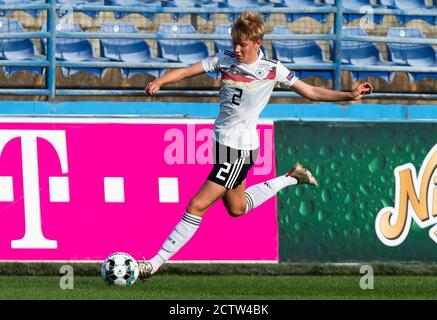 Podgorica, Montenegro. September 2020. Paulina Krumbiegel aus Deutschland kreuzt den Ball. Quelle: Nikola Krstic/Alamy Live News Stockfoto