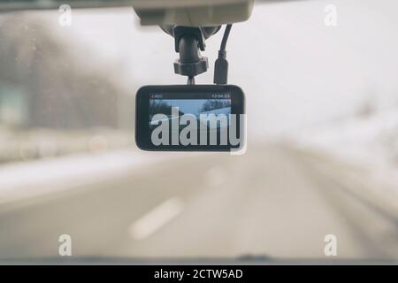 Dashboard Kamera, um kontinuierlich einen Blick durch die Windschutzscheibe aufzeichnen Stockfoto