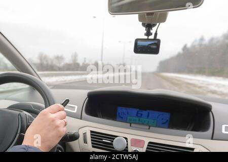 Dashboard Kamera, um kontinuierlich einen Blick durch die Windschutzscheibe aufzeichnen Stockfoto