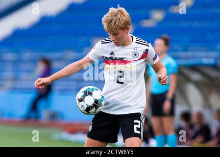 Podgorica, Montenegro. September 2020. Paulina Krumbiegel von Deutschland bedroht den Ball. Quelle: Nikola Krstic/Alamy Live News Stockfoto