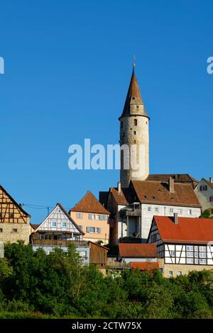 Kirchberg an der Jagst: Alter Schlepptau mit Stadtturm, Hohenlohe, Landkreis Schwäbisch Hall, Baden-Württemberg, Deutschland Stockfoto