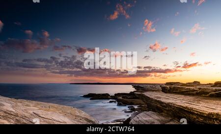 Sonnenuntergang Scape am Cronulla View in Kamay Botany Bay Nationalpark Stockfoto