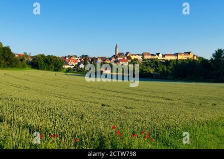 Kirchberg an der Jagst: Blick auf die Altstadt, vom Tal aus gesehen, Hohenlohe, Schwäbisch Hall, Baden-Württemberg, Deutschland Stockfoto