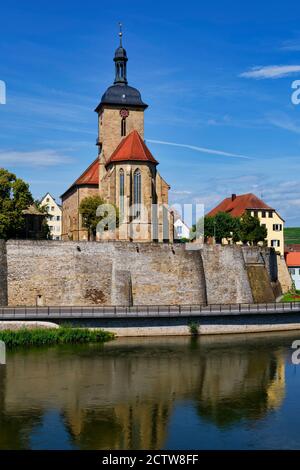 Lauffen am Neckar: Regiswindie Kirche über dem Neckar, Kreis Heilbronn, Baden-Württemberg, Deutschland Stockfoto
