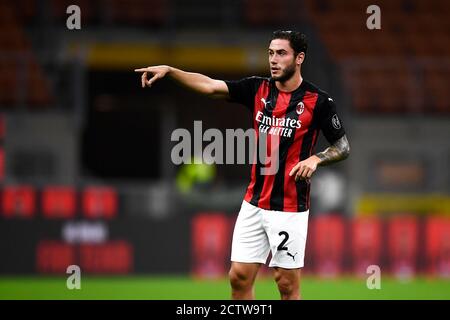 Mailand, Italien. September 2020. MAILAND, ITALIEN - 24. September 2020: Davide Calabria vom AC Mailand Gesten während der UEFA Europa League Dritte Qualifying Runde Fußballspiel zwischen AC Mailand und FK Bodo/Glimt. AC Mailand gewann 3-2 gegen FK Bodo/Glimt. (Foto von Nicolò Campo/Sipa USA) Quelle: SIPA USA/Alamy Live News Stockfoto