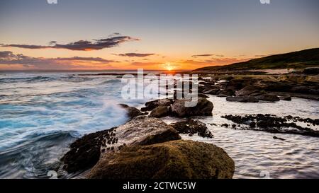 Sonnenuntergang Scape am Cronulla View in Kamay Botany Bay Nationalpark Stockfoto