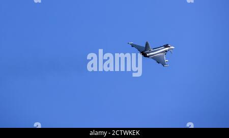 Laage, Deutschland. September 2020. Ein Eurofighter hebt auf dem Flugplatz Laage bei Rostock zu einem Trainingsflug ab. Quelle: Jens Büttner/dpa-Zentralbild/ZB/dpa/Alamy Live News Stockfoto