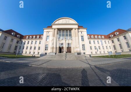 Schwerin, Deutschland. September 2020. Das Gebäude des Schweriner Landgerichts am Demmler-Platz. Quelle: Jens Büttner/dpa-Zentralbild/ZB/dpa/Alamy Live News Stockfoto