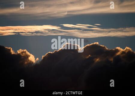 Impressionen: Wolken, Himmel, Sonnenuntergang, Usedom (nur für redaktionelle Verwendung. Keine Werbung. Referenzdatenbank: http://www.360-berlin.de. Stockfoto