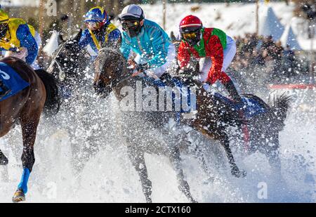 Engadina (CH) - Pferderennen auf dem Schnee White Turf Stockfoto