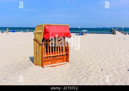 Strandkorb in Lübeck - Travemunde (Travemünde) an der ostsee. Schleswig-Holstein, Deutschland Stockfoto