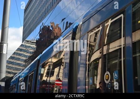 Midlands Metro vor dem Grand Central Bahnhof, Birmingham, Großbritannien Stockfoto