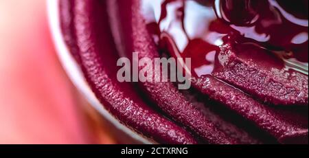 Acai gefroren mit Guaraná ( Açaí congelado com Guaraná ). Stockfoto