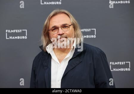 Hamburg, Deutschland. September 2020. Viktor Kossakovsky, Regisseur aus Russland, kommt zur Premiere seines Films 'Gunda' beim Filmfest Hamburg Credit: Georg Wendt/dpa/Alamy Live News Stockfoto