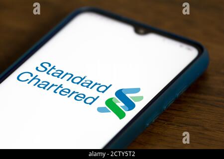 Brasilien. September 2020. In dieser Abbildung wird das Standard Chartered Logo auf einem Smartphone angezeigt. Kredit: Rafael Henrique/SOPA Images/ZUMA Wire/Alamy Live Nachrichten Stockfoto
