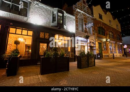 Am ersten Freitagabend wurden die Pubs aufgrund der Sperrstunde der Regierung in Northampton am Freitag, den 25. September 2020 geschlossen. (Kredit: Leila Coker, Kredit: MI Nachrichten & Sport /Alamy Live Nachrichten Stockfoto