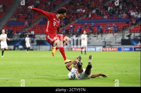 Budapest, Ungarn. 21. Sep, 2020. firo: 24.09.2020 Fuvuball, Fußball UEFA Super Cup 2020 FC Bayern Mvºnchen München - Sevilla FC 2: 1 NV FCB Leroy Sanv © , Sane, Duelle, Duell, zur Nutzung weltweit Credit: dpa/Alamy Live News Stockfoto