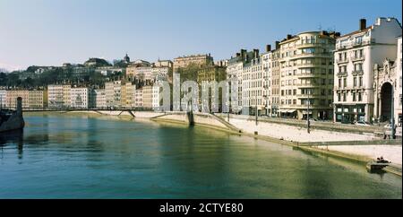 Saint Vincent Pier und Brücke über den Fluss Saone, Lyon, Rhone, Rhone-Alpes, Frankreich Stockfoto