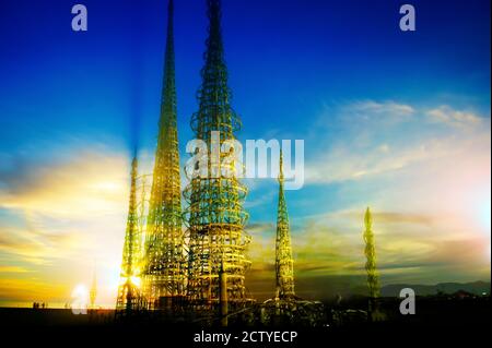 Watts Towers in der Dämmerung, Watts, Los Angeles, Kalifornien, USA Stockfoto