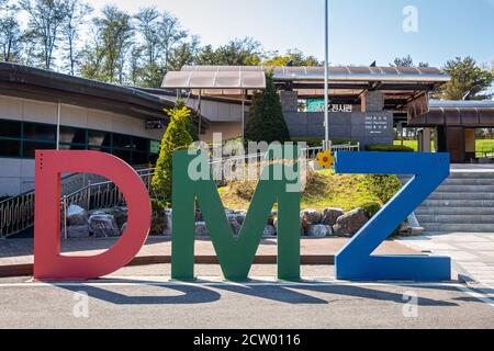 Seoul, Südkorea - 19. Oktober 2017: Das DMZ-Schild am dritten Angriffstunnel, Demilitarisierte Zone, Südkorea Stockfoto