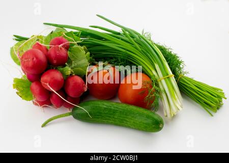 Gemüse und Gemüse auf weißem Hintergrund Nahaufnahme Stockfoto